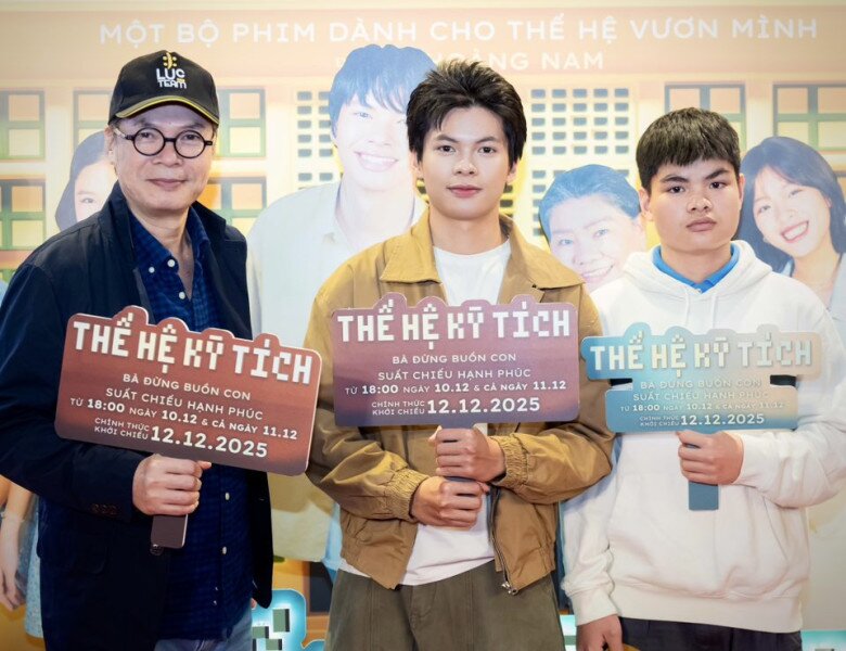 Trần Tú con trai NSND Trần Lực: "Lúc dậy thì em 'láo' hơn bây giờ nhiều, được mẹ chiều nhưng vẫn ăn đòn" 5 Trần Tú cho biết, NSND Trần Lực là người đã động viên, thuyết phục cậu nhận vai diễn này.