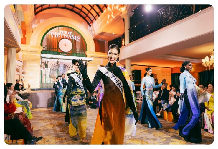 Dàn thí sinh Miss Cosmo 2025 khoe nhan sắc rực rỡ trong tà áo dài Việt Nam 3 Dàn thí sinh Miss Cosmo 2025 khoe nhan sắc rực rỡ trong tà áo dài Việt Nam - 2