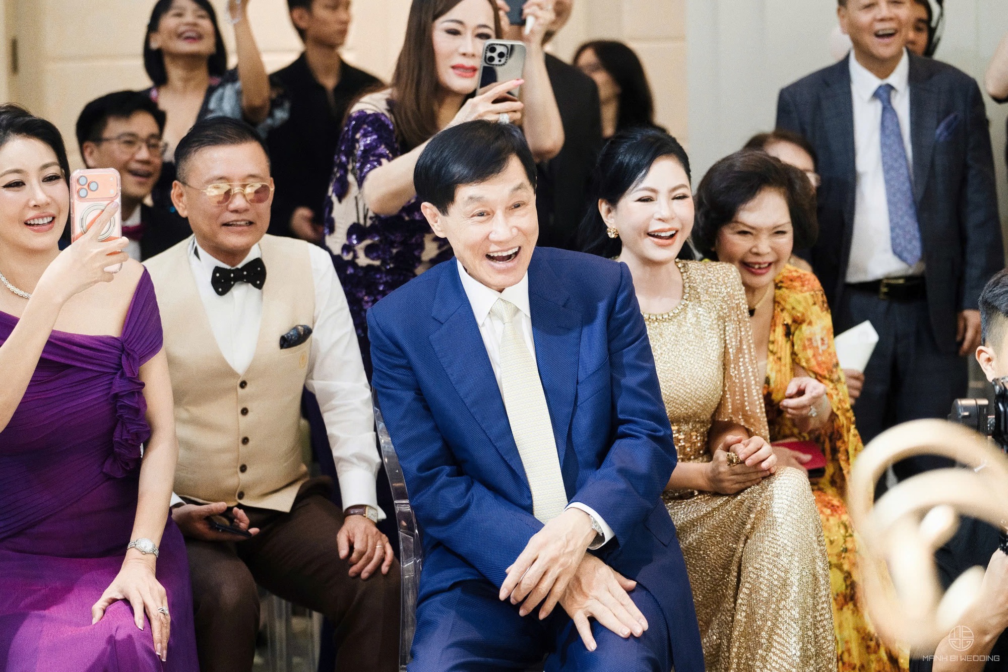 Tiên Nguyễn bất ngờ bị Tiên Nguyễn bất ngờ bị