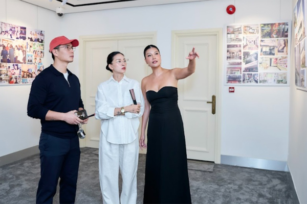 Được chồng chăm sóc sau sinh, "đả nữ màn ảnh Việt" có sắc vóc ra sao? 4 Chính vì ăn uống khoa học lại cho con bú nên Ngô Thanh Vân tự tin xuất hiện trước công chúng với diện mạo tươi tắn cùng vóc dáng thon gọn.