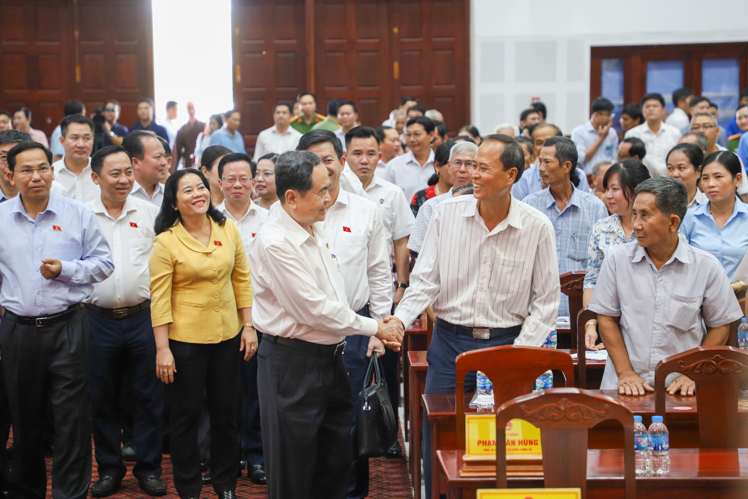 Cần Thơ biệt phái 700 cán bộ về xã phường để nâng cao hiệu quả công việc - Ảnh 2. Cần Thơ biệt phái 700 cán bộ về xã phường để nâng cao hiệu quả công việc - Ảnh 2.