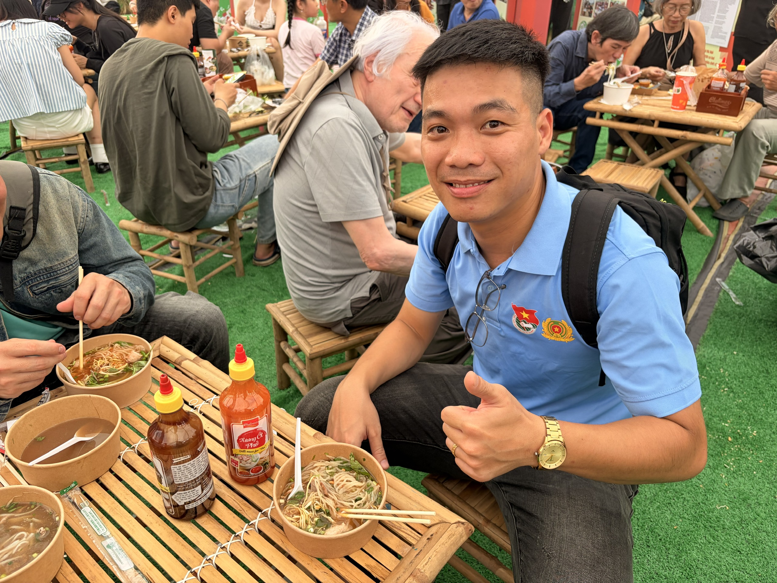 Ăn phở không thể thiếu tương ớt! - Ảnh 3. Ăn phở không thể thiếu tương ớt! - Ảnh 3.