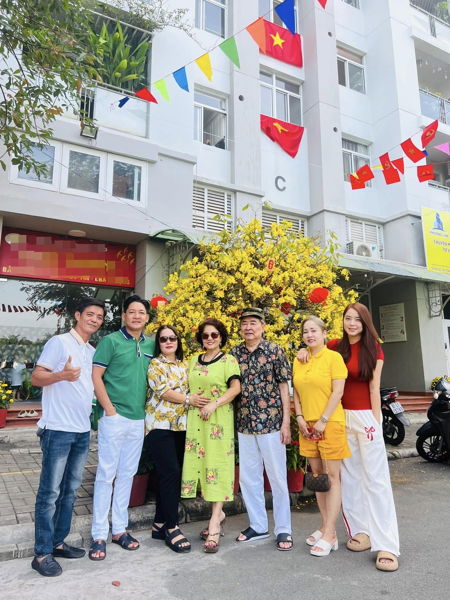 Nam NSƯT được hứa “bị gì thì xin Nhà nước phong làm anh hùng”: U80 giàu có, chủ công ty yến sào nổi tiếng- Ảnh 6. Nam NSƯT được hứa “bị gì thì xin Nhà nước phong làm anh hùng”: U80 giàu có, chủ công ty yến sào nổi tiếng- Ảnh 6.