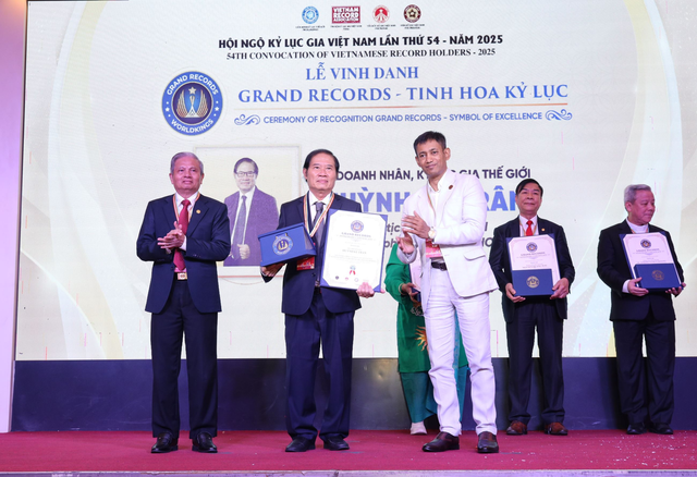 Ông chủ Thorakao đỉnh cao như thế nào?- Ảnh 4. Ông chủ Thorakao đỉnh cao như thế nào?- Ảnh 4.