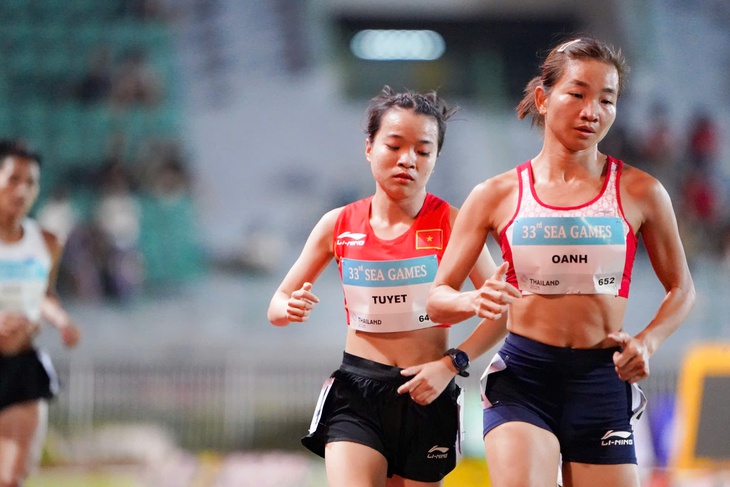 Khoảnh khắc bứt tốc 'giật vàng' của điền kinh Việt Nam ngày 13-12 2 điền kinh - Ảnh 2.