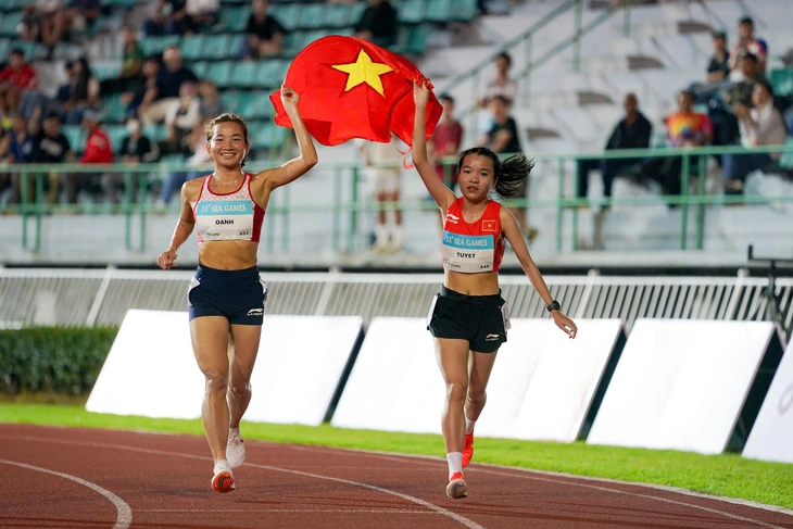 Khoảnh khắc bứt tốc 'giật vàng' của điền kinh Việt Nam ngày 13-12 4 điền kinh - Ảnh 4.