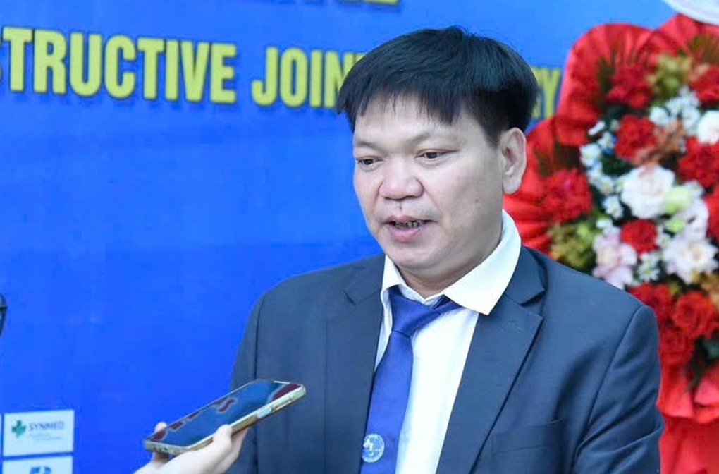 Không chỉ người già, nhiều người trẻ cũng phải thay khớp - 2