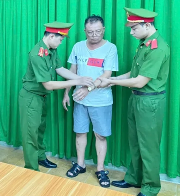 Ông Bằng, tài xế xe buýt cũng bị bắt. Ảnh: CA sua_tai-xe-tiep-vien-xe-buyt.png