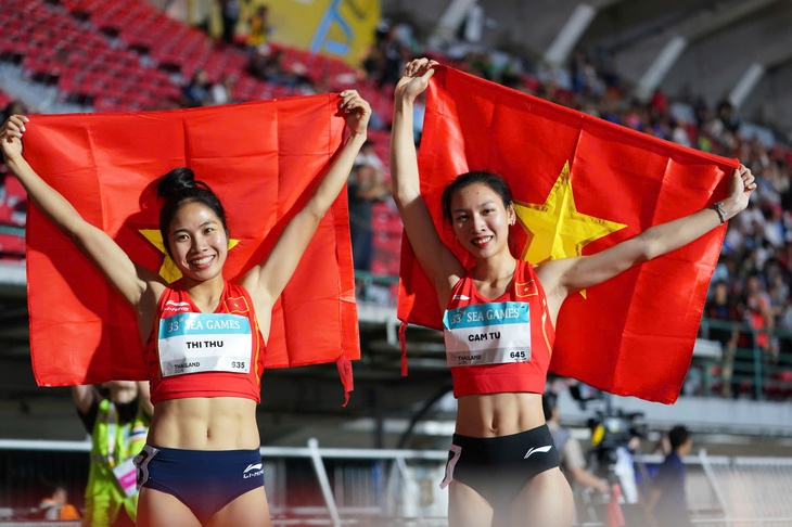 Nữ VĐV trẻ 'nín thở' chờ đợi rồi bật khóc vì tấm huy chương điền kinh quý giá 3 điền kinh - Ảnh 3.