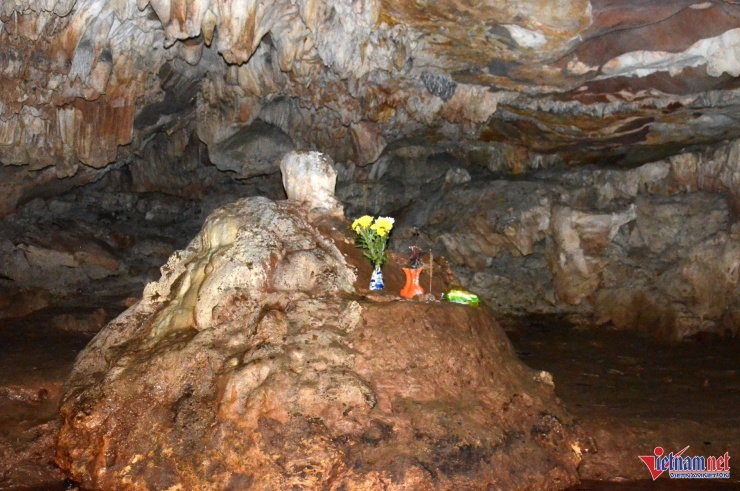 Khám phá hang động có nhũ đá hình tượng Phật ngồi thiền ở Ninh Bình 10 Khám phá hang động có nhũ đá hình tượng Phật ngồi thiền ở Ninh Bình - 9