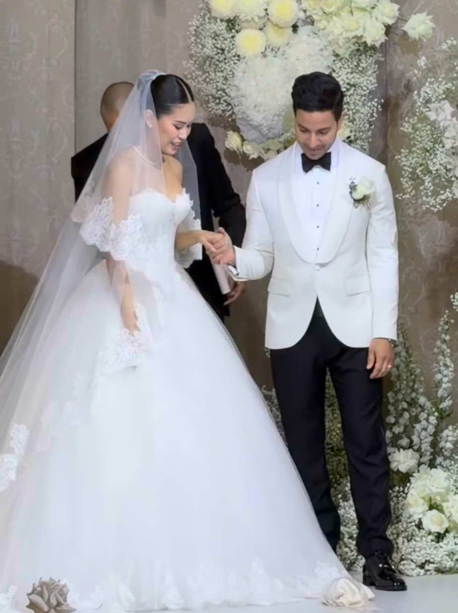 Tỷ phú Johnathan Hạnh Nguyễn tổ chức siêu đám cưới cho con gái: Nhận xét từ truyền thông quốc tế 7 1765658760 736 Ty phu Johnathan Hanh Nguyen to chuc sieu dam cuoi