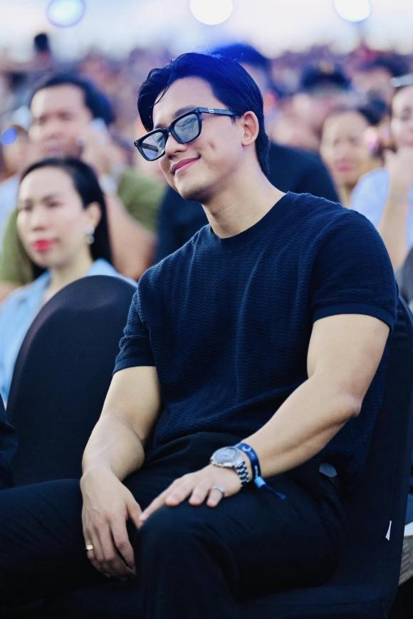 mai-tai-phen-am-tham-lam-dieu-nay-cho-my-tam-3-ngoisaovn-w1366-h2048 1 Mỹ Tâm, Mai Tài Phến, sao Việt