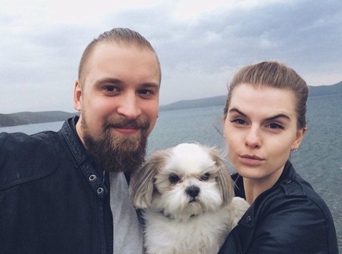 Vợ chồng Tymofeyev trong một bức ảnh được đăng trên tài khoản mạng xã hội của họ. Ảnh: WSJ