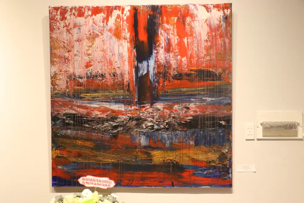 Bức tranh vẽ về trận bão lũ vừa qua ở miền Trung được Bùi Thị Hoài Dương vẽ trong thời gian ngắn thieu-ta-cong-an.JPG