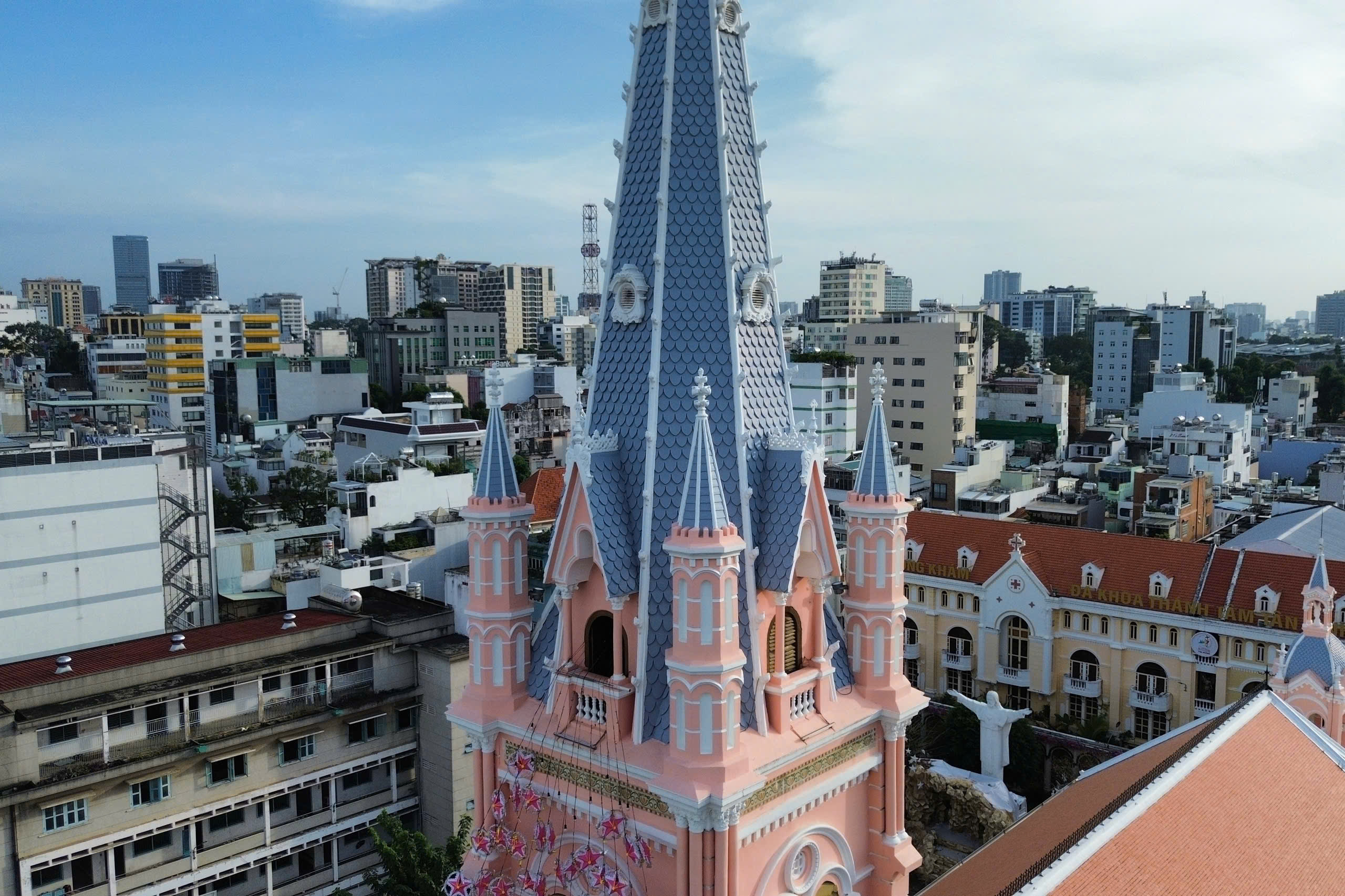 Bên trong 'nhà thờ hồng' 150 tuổi độc nhất ở TP.HCM có gì đặc biệt?- Ảnh 10. Bên trong 'nhà thờ hồng' 150 tuổi độc nhất ở TP.HCM có gì đặc biệt?- Ảnh 10.