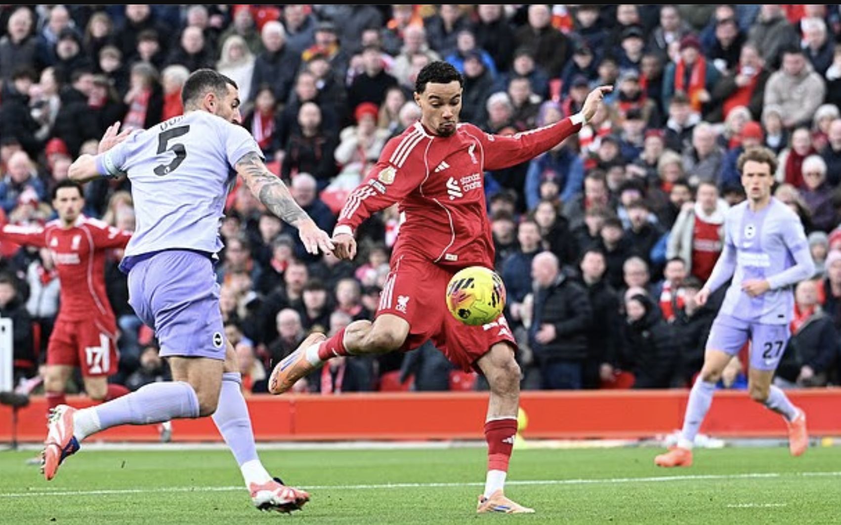Salah trở lại, Liverpool hạ đẹp Brighton bằng màn tỏa sáng của Ekitike 2 Salah trở lại, Liverpool hạ đẹp Brighton bằng màn tỏa sáng của Ekitike - Ảnh 2.