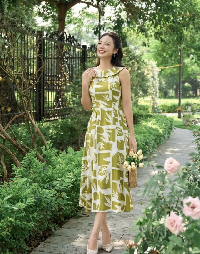 Không ngại thử thách với trang phục họa tiết hình học sành điệu- Ảnh 3. Không ngại thử thách với trang phục họa tiết hình học sành điệu- Ảnh 3.