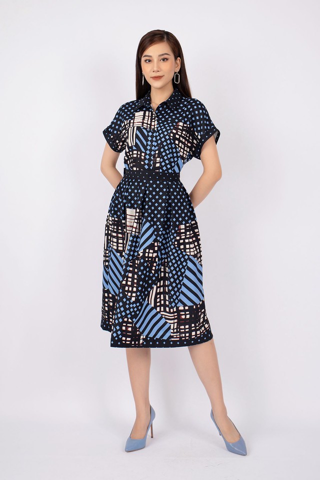 Không ngại thử thách với trang phục họa tiết hình học sành điệu- Ảnh 4. Không ngại thử thách với trang phục họa tiết hình học sành điệu- Ảnh 4.