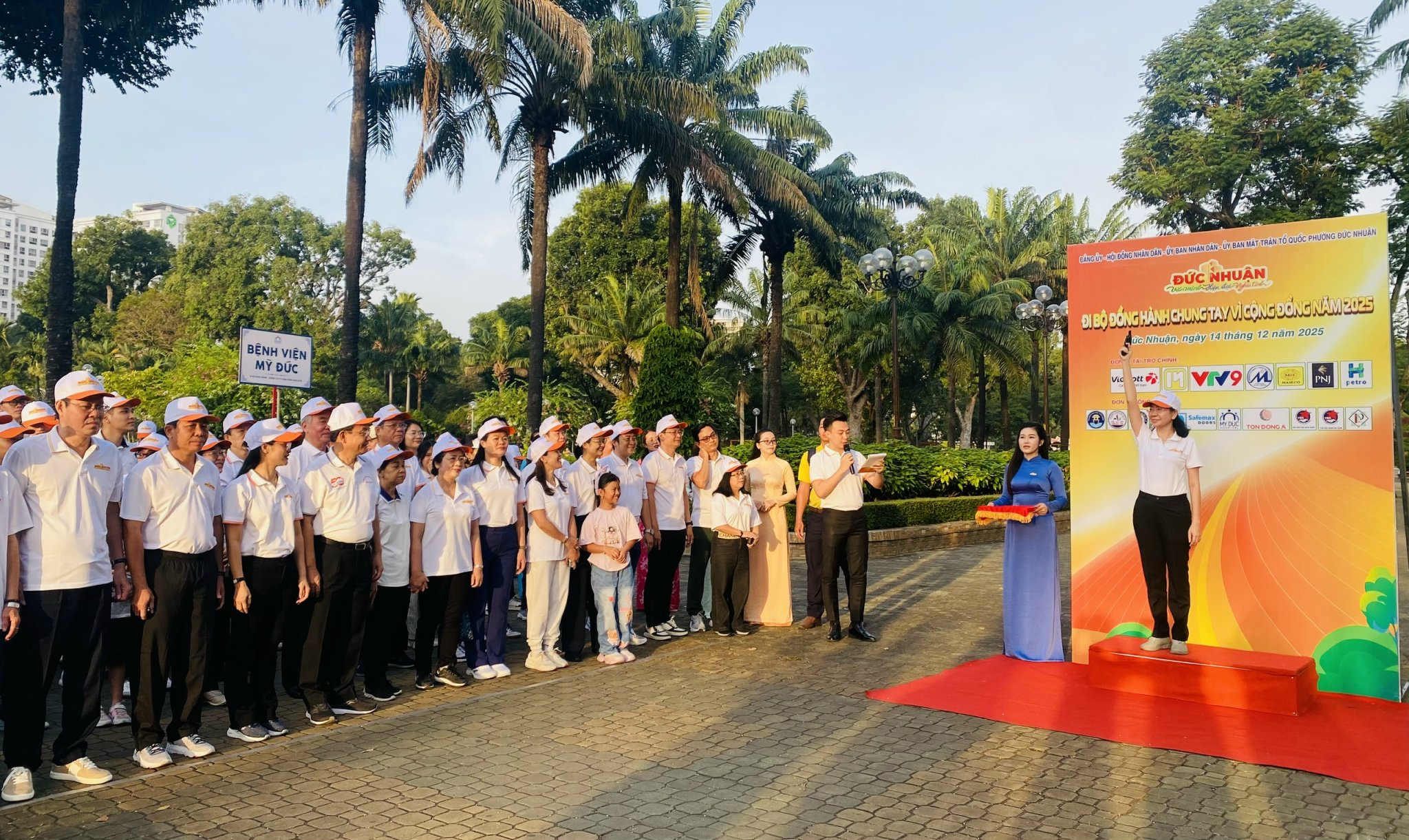 Phường Đức Nhuận tổ chức đi bộ, gây quỹ chăm lo cho người khó khăn 4 TPHCM: Phường Đức Nhuận tổ chức đi bộ, gây quỹ chăm lo cho người khó khăn - Ảnh 4.