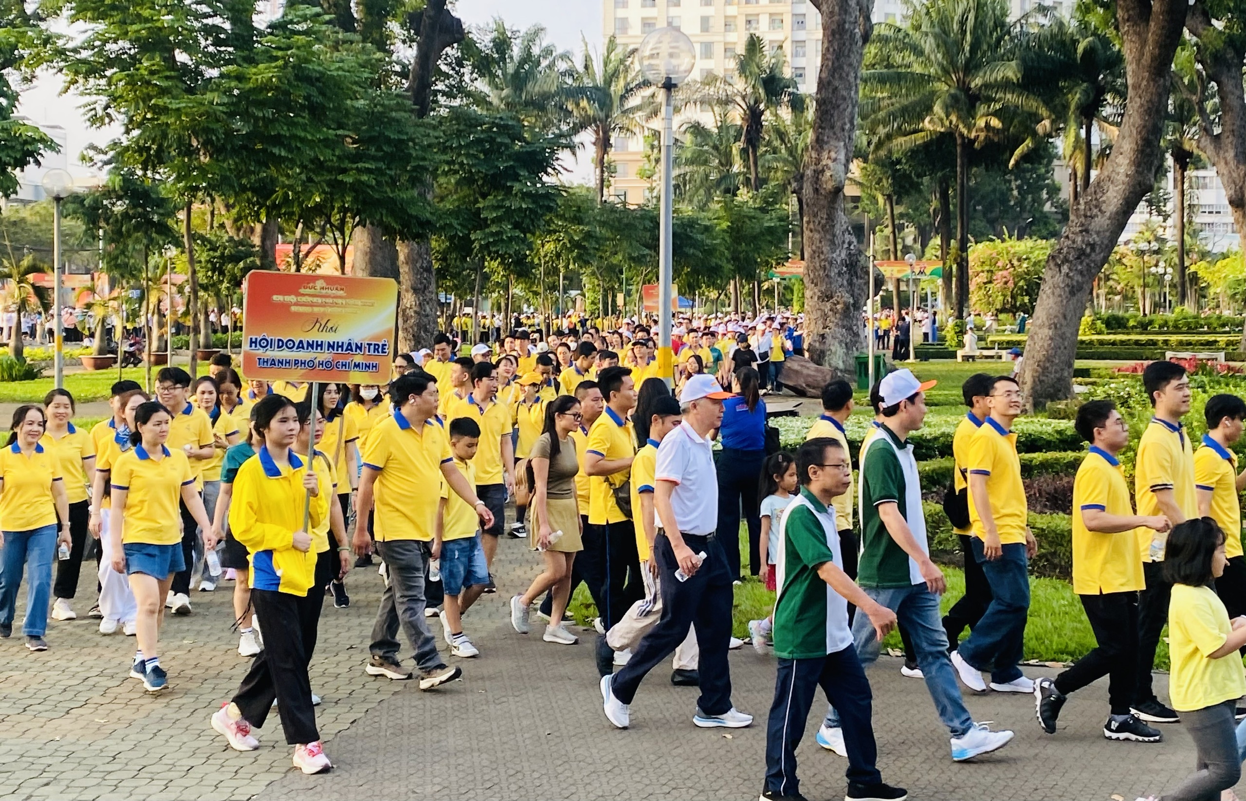 Phường Đức Nhuận tổ chức đi bộ, gây quỹ chăm lo cho người khó khăn 6 TPHCM: Phường Đức Nhuận tổ chức đi bộ, gây quỹ chăm lo cho người khó khăn - Ảnh 6.