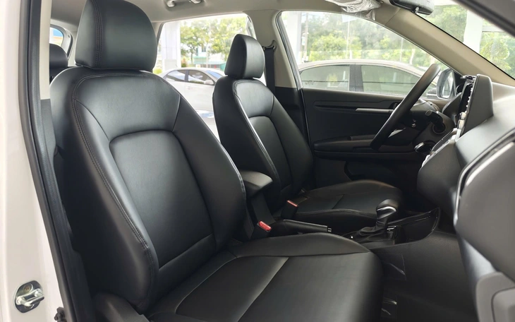 Cách giảm giá mới của các hãng xe ở Việt Nam: Cắt trang bị thành bản giá rẻ 8 giá rẻ - Ảnh 8.