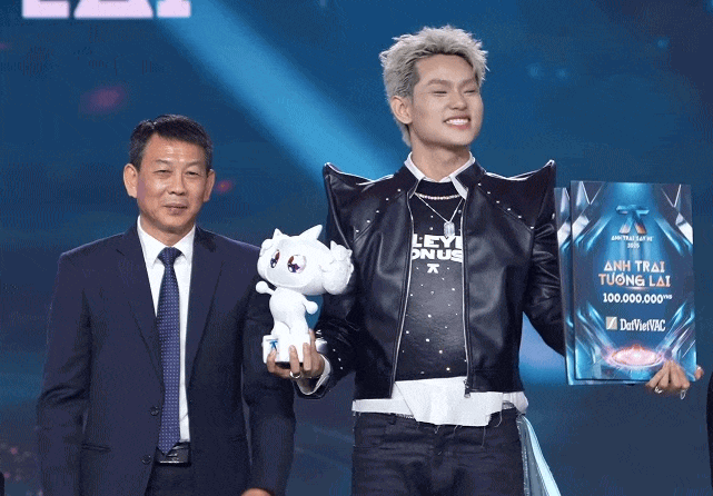 Bùng nổ phản ứng về giải thưởng Anh Trai Tương Lai: BTC trao để “an ủi” Á quân buitruonglinh đấy à?- Ảnh 5. Bùng nổ phản ứng về giải thưởng Anh Trai Tương Lai: BTC trao để “an ủi” Á quân buitruonglinh đấy à?- Ảnh 5.