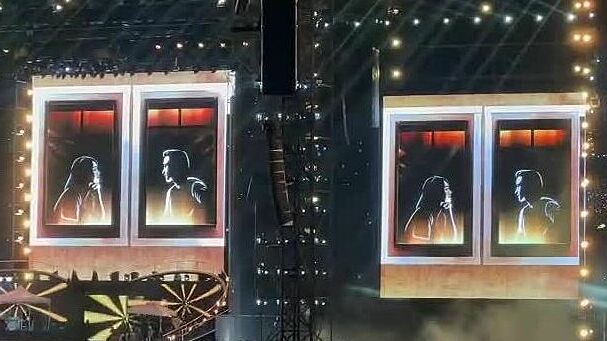 Mỹ Tâm đưa hình Mai Tài Phến lên sân khấu concert