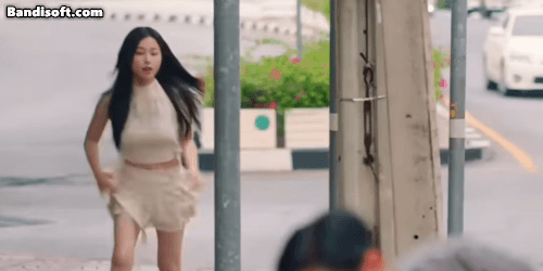 Nghe tên mỹ nhân này ai cũng né vội 1000km: Diễn thì dở phim thì flop, chỉ giỏi cầm tiền làm phiền thiên hạ 4 1765687925 324 Nghe ten my nhan nay ai cung ne voi 1000km