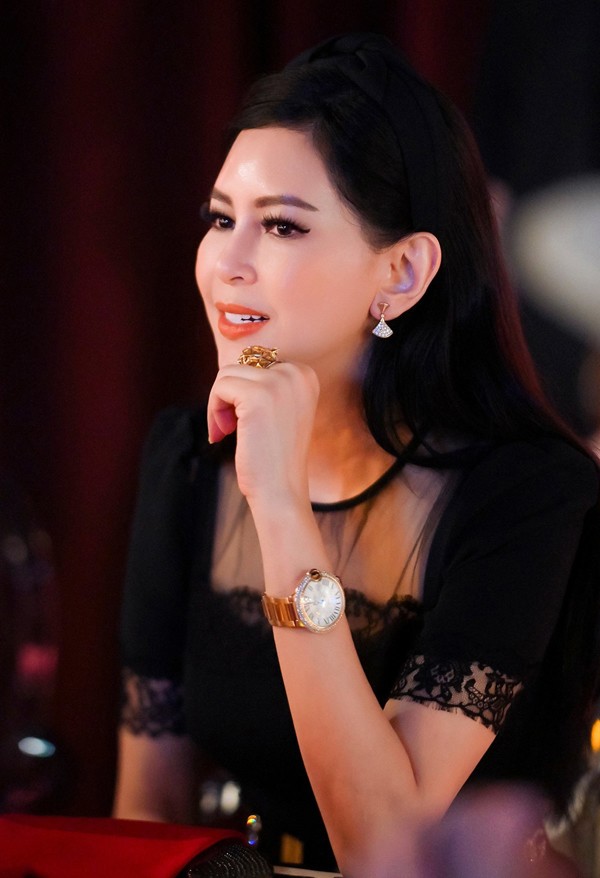 Vẻ đẹp trường tồn theo thời gian của Thủy Tiên Vị đắng tình yêu thập niên 90 5 Vẻ đẹp trường tồn theo thời gian của Thủy Tiên 'Vị đắng tình yêu' thập niên 90 - 4