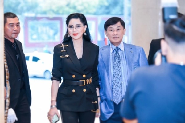 Vẻ đẹp trường tồn theo thời gian của Thủy Tiên Vị đắng tình yêu thập niên 90 9 Vẻ đẹp trường tồn theo thời gian của Thủy Tiên 'Vị đắng tình yêu' thập niên 90 - 8