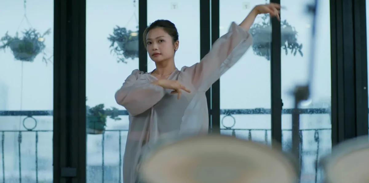 Phim giờ vàng Gia Đình Trái Dấu mới chiếu nhưng đầy "sạn": Lãng phí nguyên cặp diễn viên chính đều là NSƯT 4 Bà Ánh quyết định đi làm giúp việc theo giờ để thêm thu nhập.