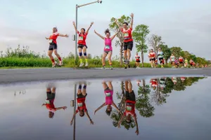 Giải Tiền Phong Half Marathon: Nét đẹp trên đường đua Xanh