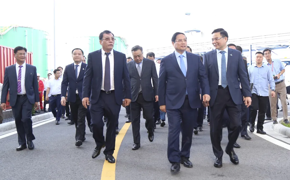 Thủ tướng Phạm Minh Chính đi thị sát, kiểm tra công trình nhà máy điện khí LNG Nhơn Trạch 3 và Nhơn Trạch 4. Thủ tướng Chính phủ 3.jpg