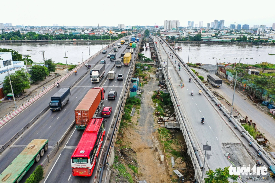 Đội ‘thần đèn’ hoàn tất nhấc cầu Bình Phước 1 nặng 9.000 tấn lên thêm 1,25m 6 Cầu Bình Phước 1 - Ảnh 6.