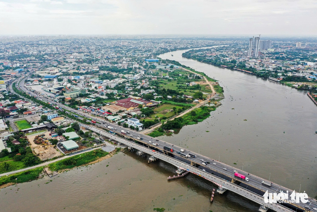 Đội ‘thần đèn’ hoàn tất nhấc cầu Bình Phước 1 nặng 9.000 tấn lên thêm 1,25m 8 Cầu Bình Phước 1 - Ảnh 11.