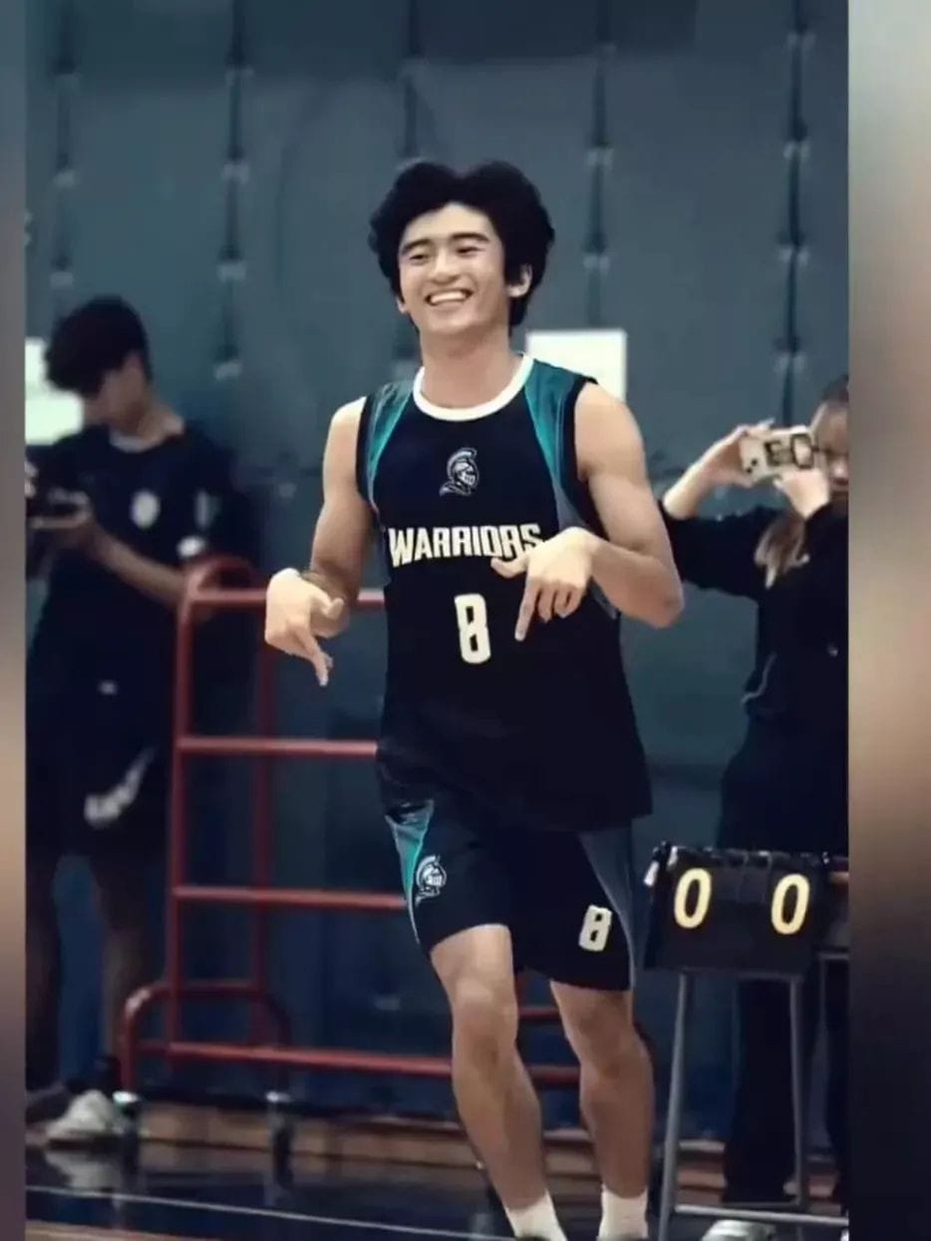 Con trai Bá Chi - Đình Phong gây sốt: Đẹp như tài tử, đỗ đại học danh giá - 4