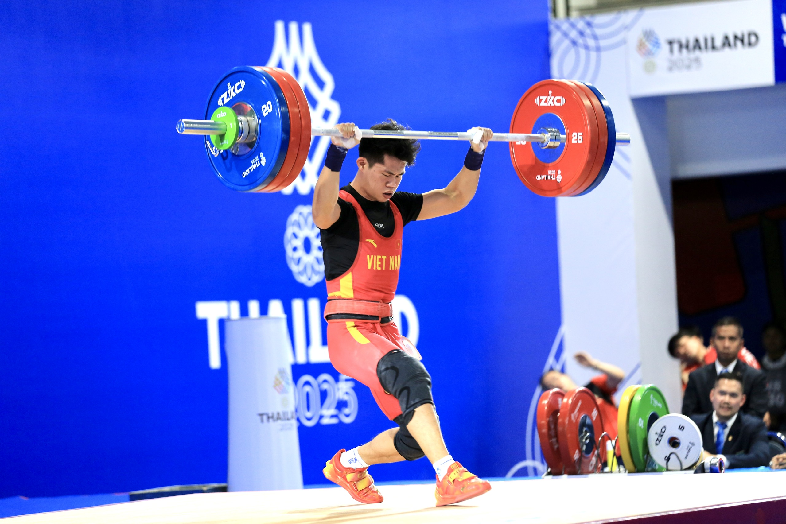 Lực sĩ cử tạ Việt Nam trắng tay vì nôn nóng, không thể bảo vệ thành công HCV SEA Games- Ảnh 3. Lực sĩ cử tạ Việt Nam trắng tay vì nôn nóng, không thể bảo vệ thành công HCV SEA Games- Ảnh 3.