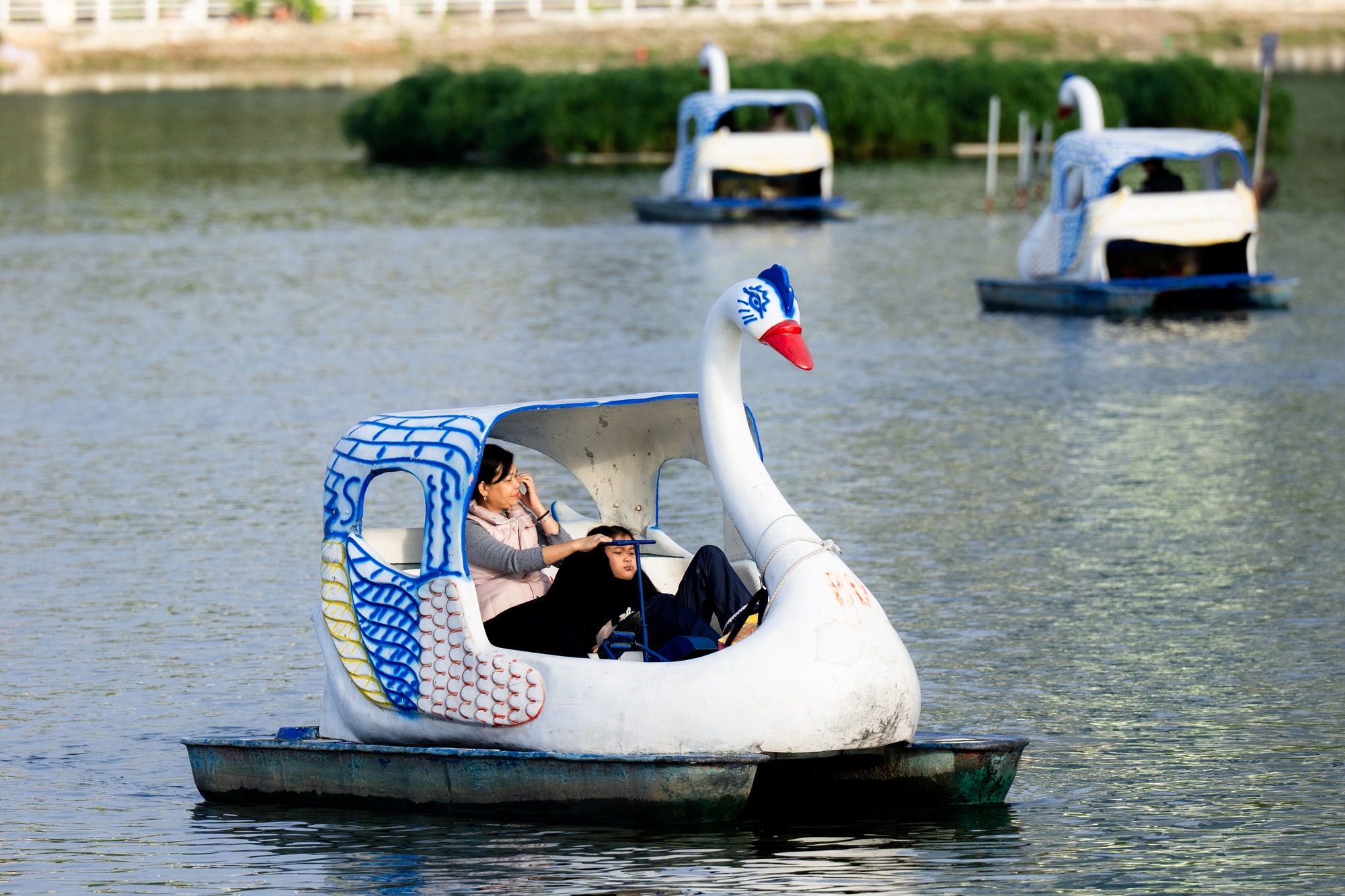 Toàn cảnh Hà Nội hôm nay thật lạ: Bầu trời trong vắt, chất lượng không khí “lọt top” tốt trên thế giới- Ảnh 13. Toàn cảnh Hà Nội hôm nay thật lạ: Bầu trời trong vắt, chất lượng không khí “lọt top” tốt trên thế giới- Ảnh 13.