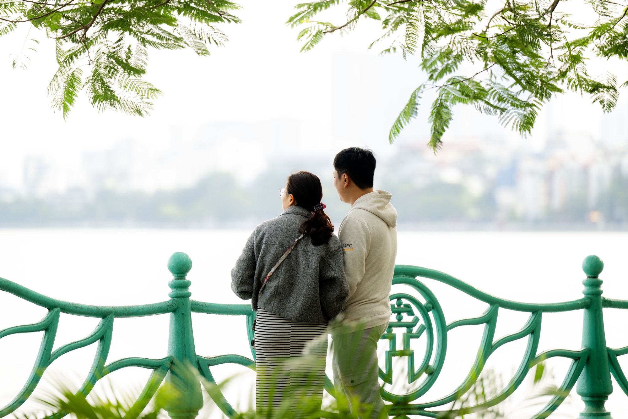 Toàn cảnh Hà Nội hôm nay thật lạ: Bầu trời trong vắt, chất lượng không khí “lọt top” tốt trên thế giới- Ảnh 24. Toàn cảnh Hà Nội hôm nay thật lạ: Bầu trời trong vắt, chất lượng không khí “lọt top” tốt trên thế giới- Ảnh 24.