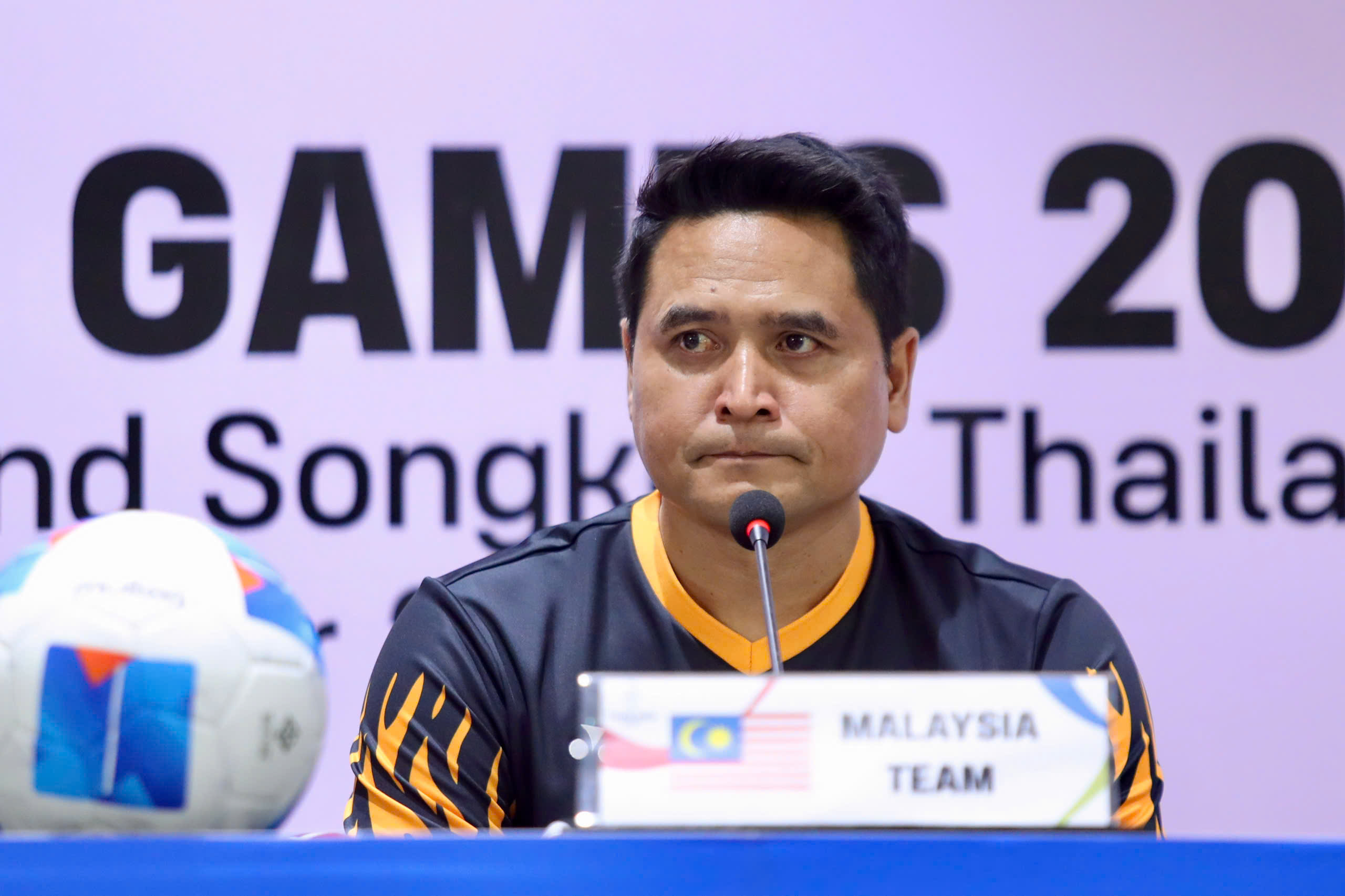 HLV U.23 Thái Lan thừa nhận cực áp lực trước bán kết, HLV Malaysia quyết tạo bất ngờ lớn- Ảnh 2. HLV U.23 Thái Lan thừa nhận cực áp lực trước bán kết, HLV Malaysia quyết tạo bất ngờ lớn- Ảnh 2.