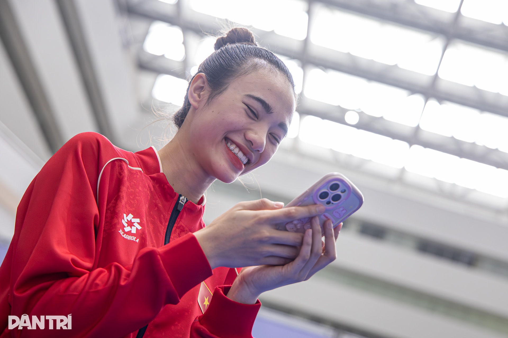 Đấu thay chị gái chấn thương,  nữ võ sĩ mang về HCV karate tại SEA Games 33 - 11