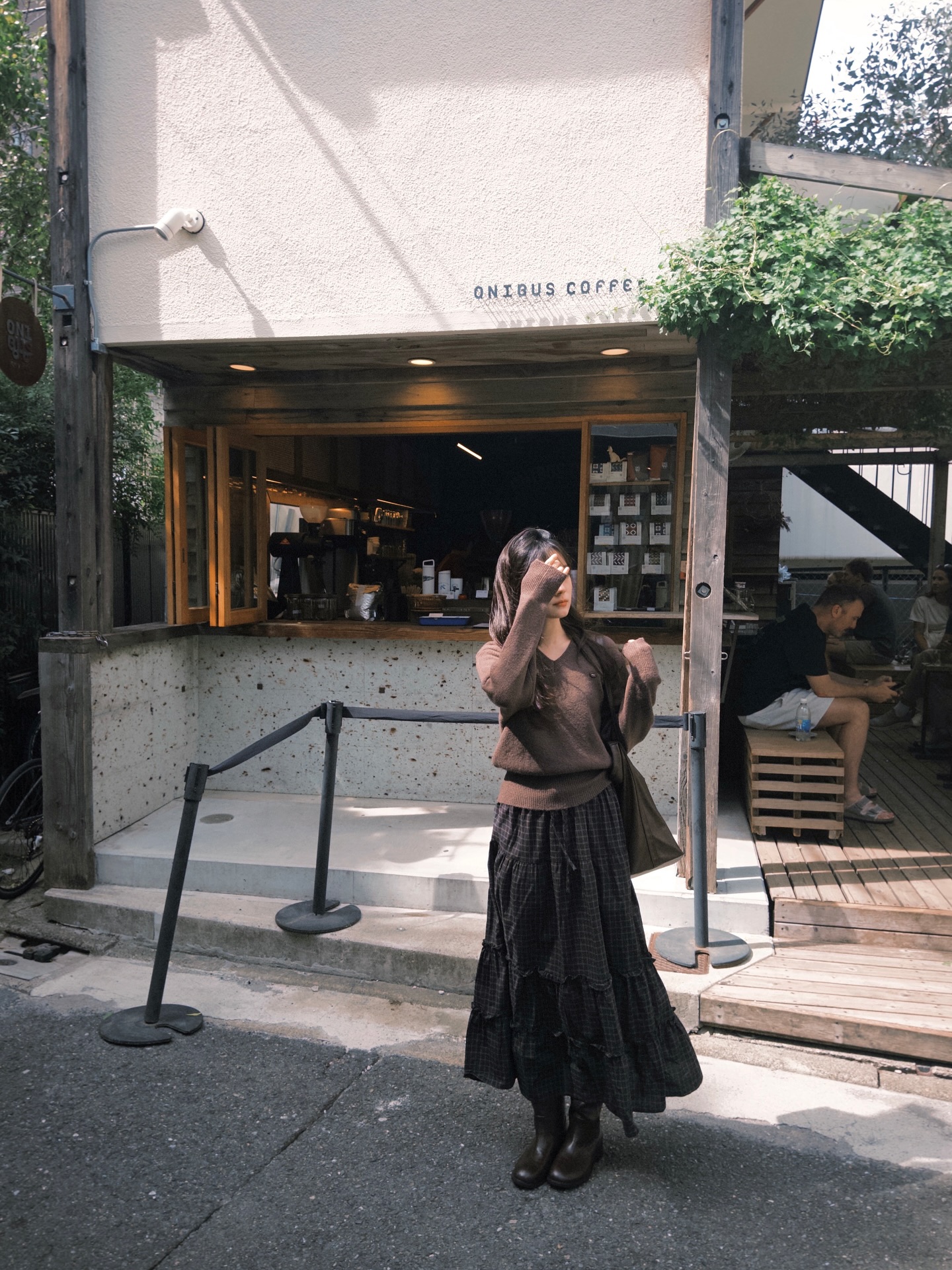 4 công thức mặc chân váy tới công sở trẻ trung, đẹp chuẩn không cần chỉnh- Ảnh 5. 4 công thức mặc chân váy tới công sở trẻ trung, đẹp chuẩn không cần chỉnh- Ảnh 5.