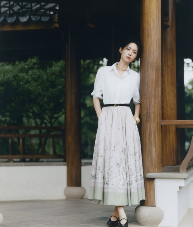 Đại sứ để chân trần giữa thời tiết âm 3 độ C, Dior hưởng lợi- Ảnh 14. Đại sứ để chân trần giữa thời tiết âm 3 độ C, Dior hưởng lợi- Ảnh 14.