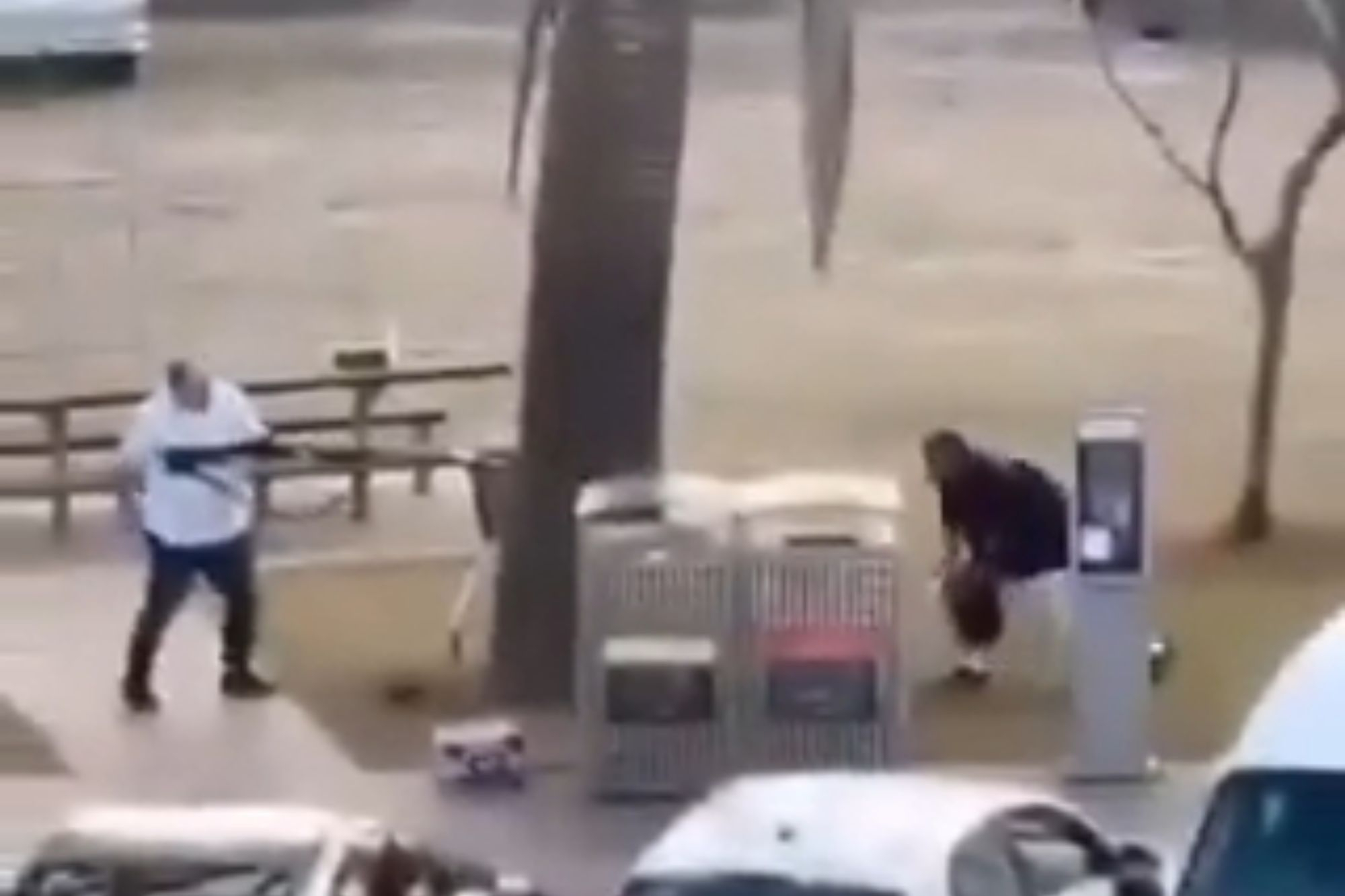 'Anh hùng' tay không tước súng của kẻ xả súng ở Sydney 2 'Anh hùng' tay không tước súng của đối tượng xả súng Sydney - Ảnh 2.