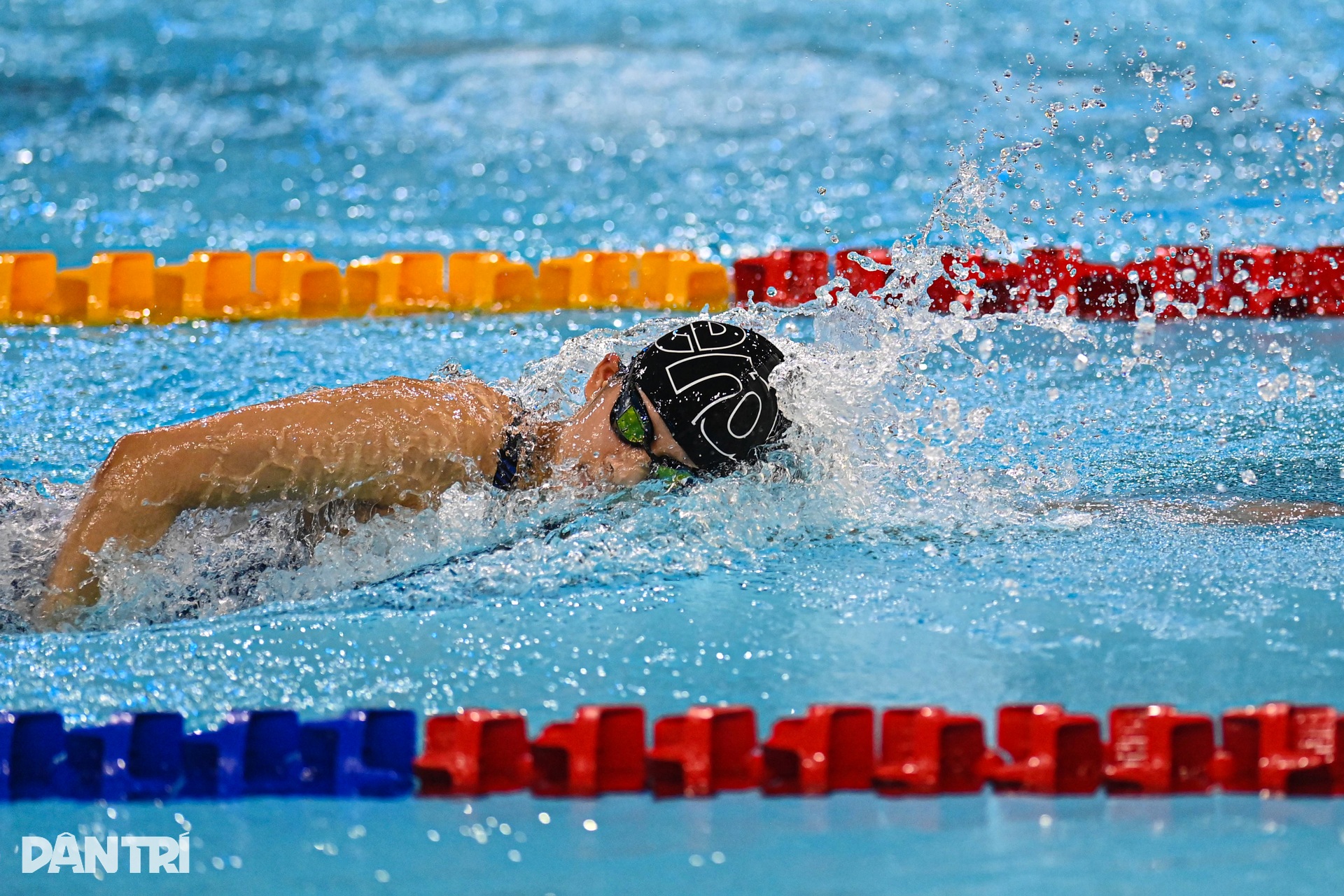 Ngày thi đấu đầy cảm xúc của bơi lội Việt Nam tại SEA Games 33 - 8