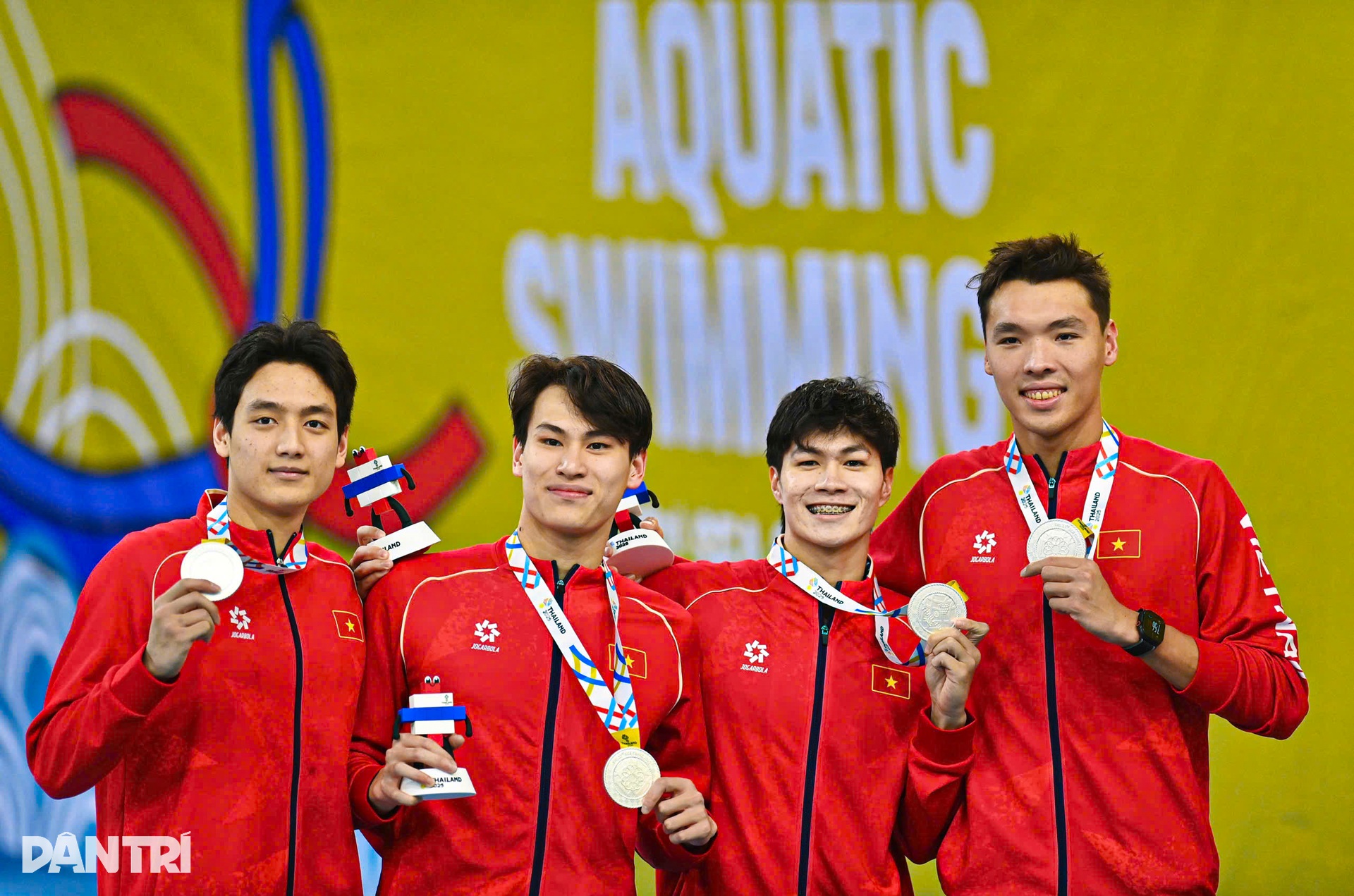 Ngày thi đấu đầy cảm xúc của bơi lội Việt Nam tại SEA Games 33 - 15