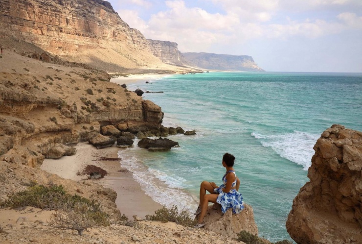 Khách Việt đi 140 quốc gia, chi hơn 100 triệu tới đảo kỳ lạ nhất thế giới 9 Ban ngày, chỉ dạo trên bờ cát trắng mịn không một chút sỏi đá, ngắm bình minh, hoàng hôn cũng đủ khiến nữ du khách mê mẩn