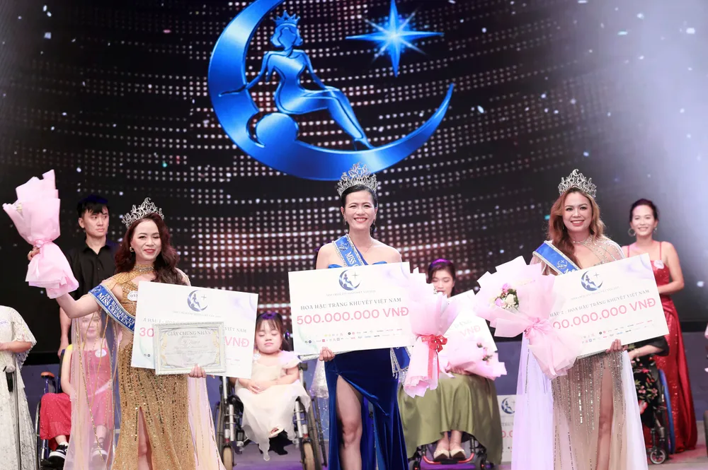 hoa hậu (4).JPG