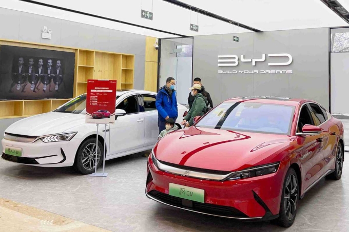 Xe BYD trưng bày trong một đại lý tại Trung Quốc. Ảnh: China Daily