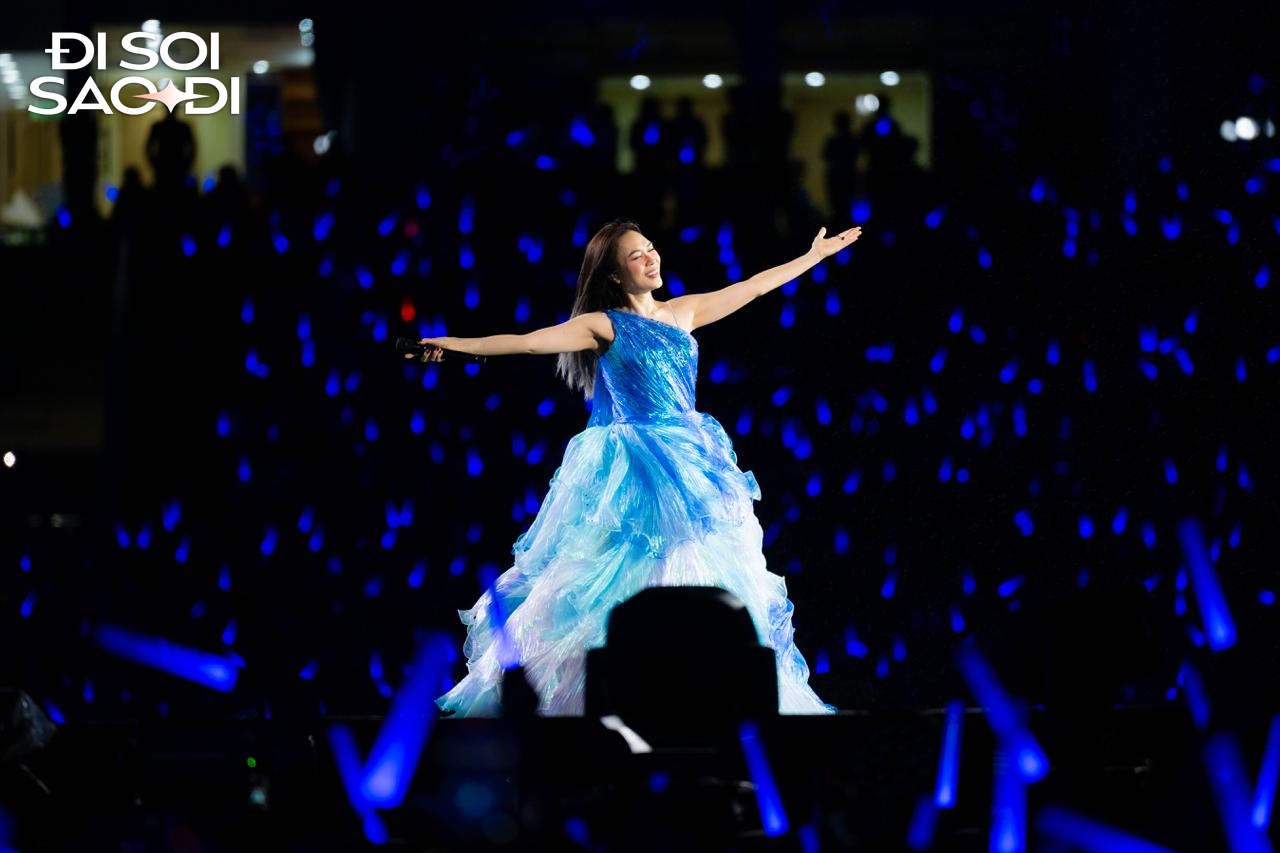 See The Light Concert: 4 tiếng thăng hoa của Mỹ Tâm tại Mỹ Đình, mãn nhãn nhưng chưa đủ thỏa mãn- Ảnh 8. See The Light Concert: 4 tiếng thăng hoa của Mỹ Tâm tại Mỹ Đình, mãn nhãn nhưng chưa đủ thỏa mãn- Ảnh 8.